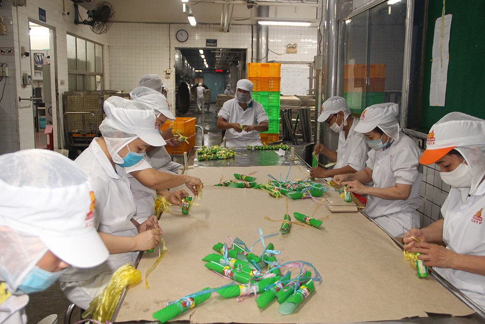 Doanh nghiệp tại TP.HCM phải công bố lương và thưởng Tết trước 20/12